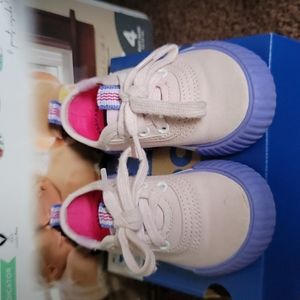 Toddler Sneakers Naturally Wide